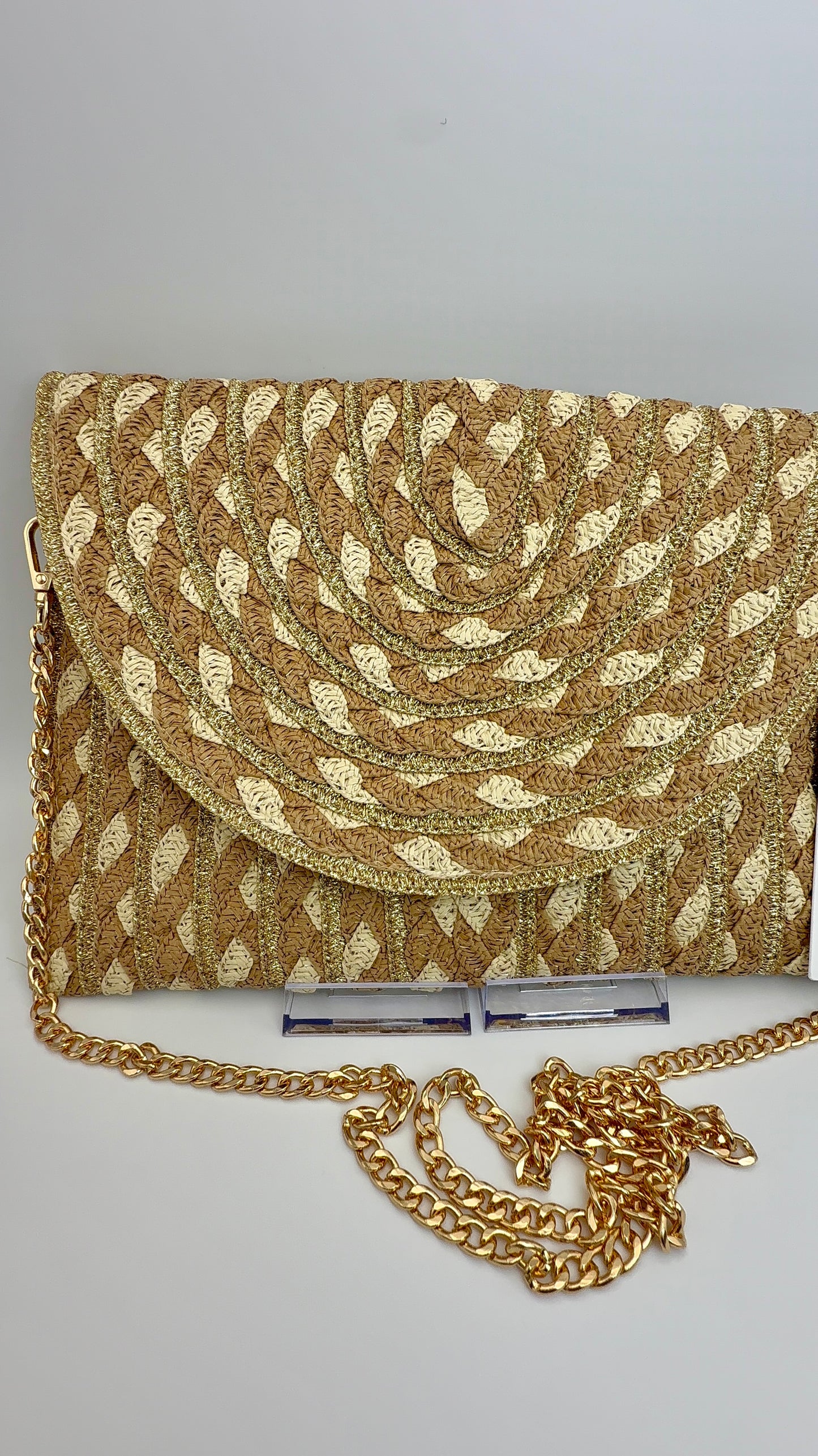 Sand & Gold Radiant Weave Clutch – Luxury Straw Woven Chain Crossbody Bag